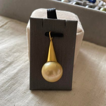 15.7mm Champagne SSP pendant in cone shaped 14k solid gold