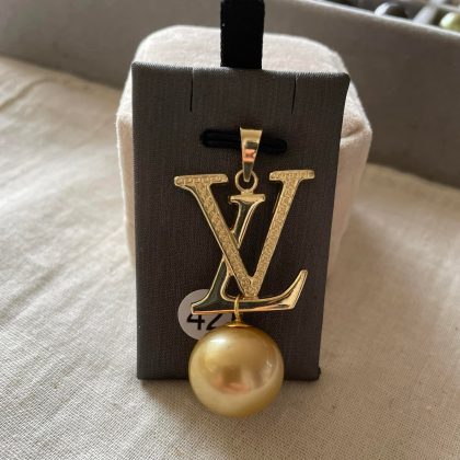 16.7mm Golden SSP pendant in LV 18k solid gold, 14k solid gold pearl cap